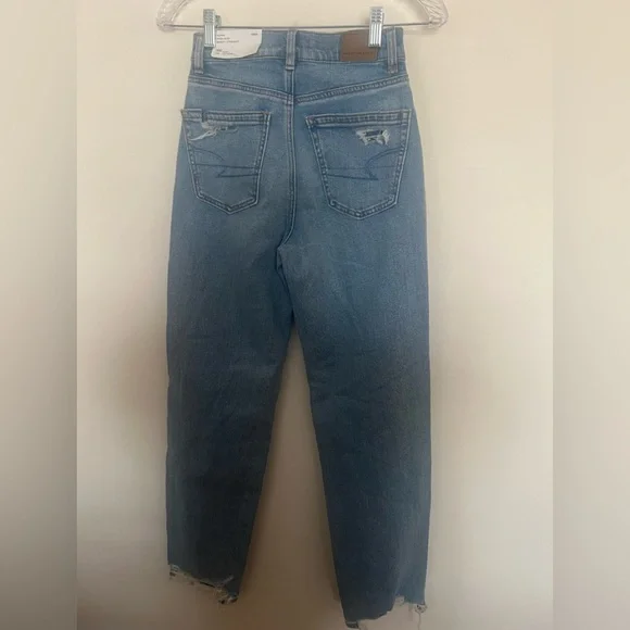 American Eagle Outfitters Light Blue Distressed Boyfriend Jeans - Picture 3 of 4